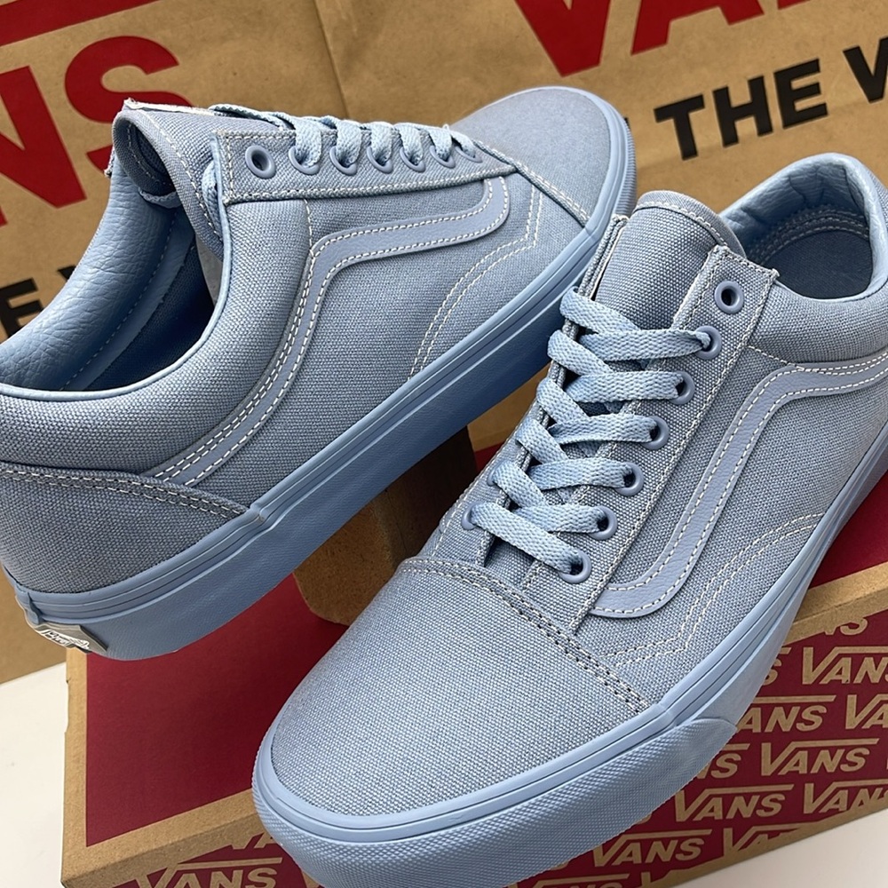 Vans WMNS Sky Blue Canvas Sneakers Old Skool
Pastel Mono Dusty Blue
VN000CT8DSB - Picture 4 of 16